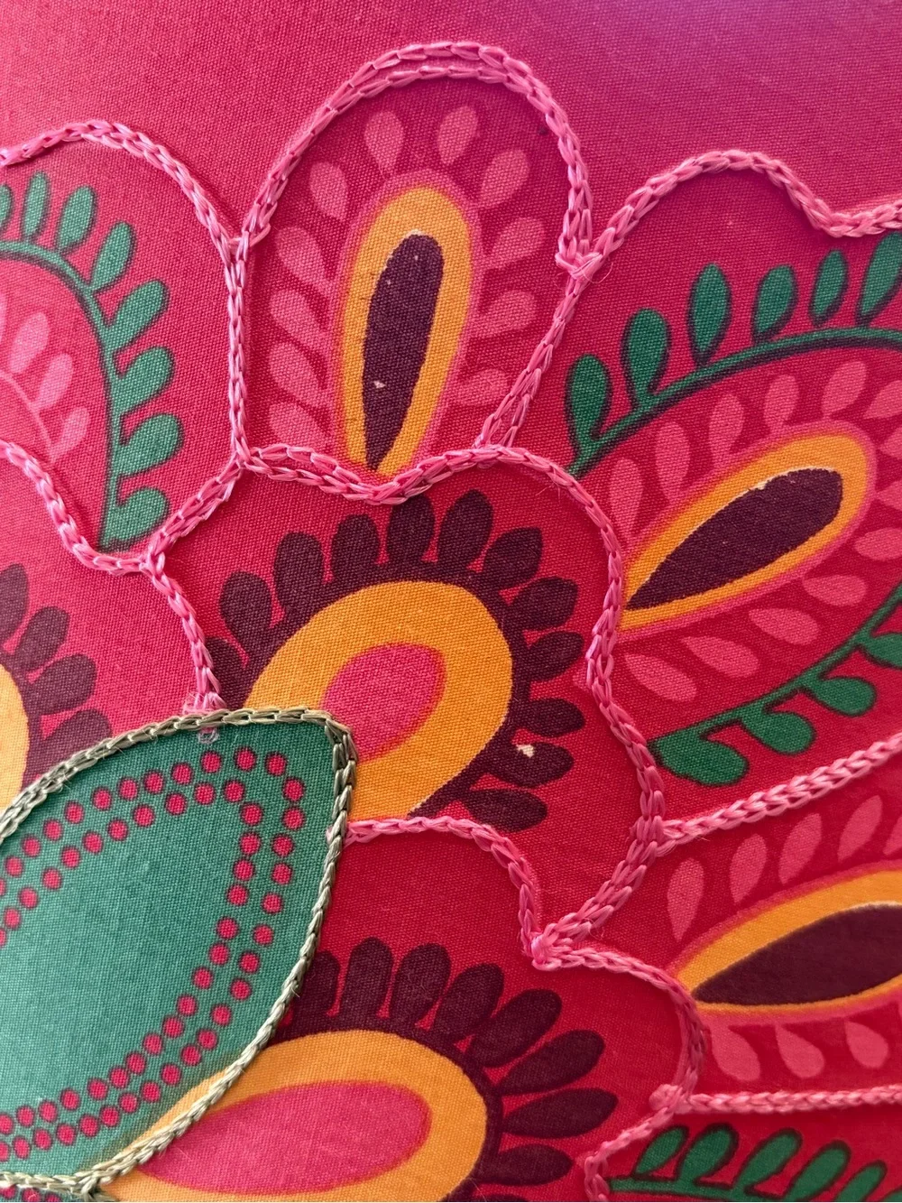 Vintgae- 🩷 Pink drum lampshade, embroidered folk-style floral patterns
